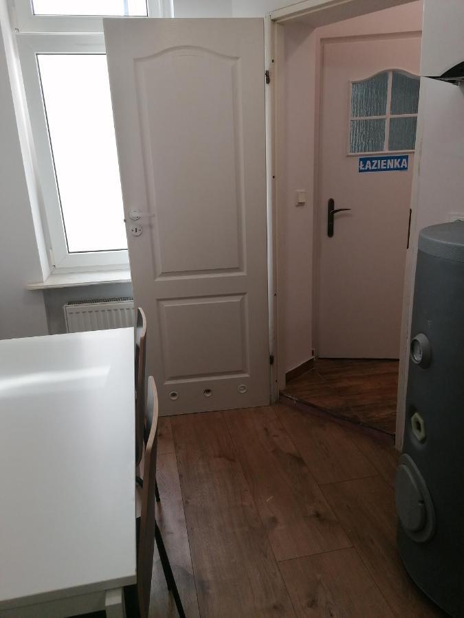 Hostel Tulip - Pokoj Jednoosobowy Nr 3 Ze Wspolna Lazienka I Kuchnia Szczecin Exterior foto