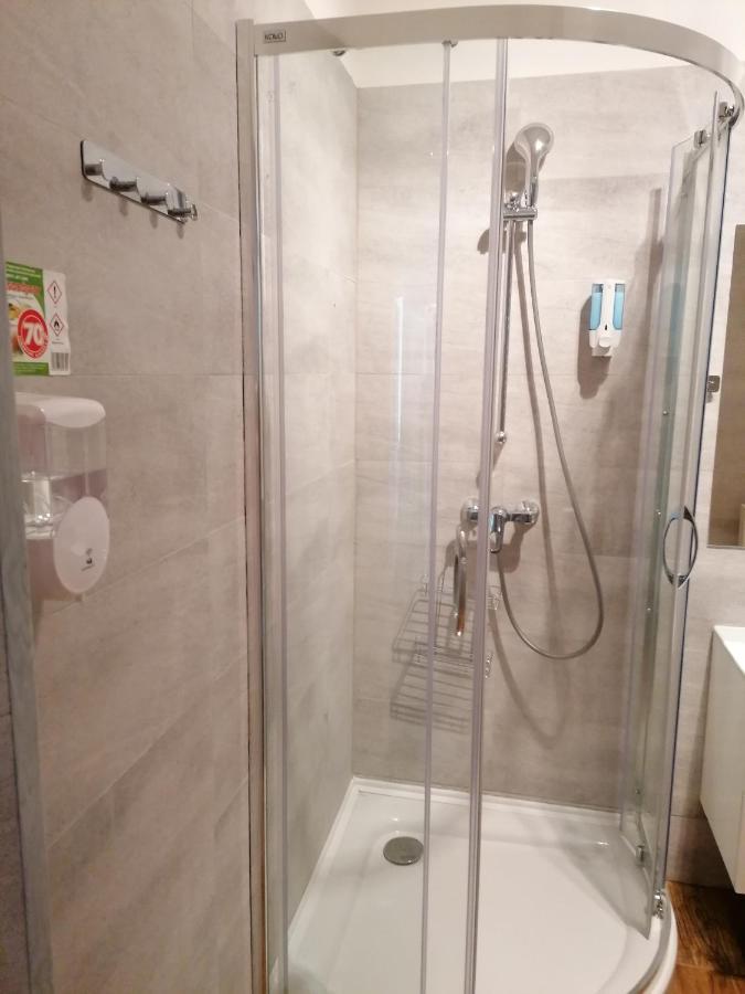 Hostel Tulip - Pokoj Jednoosobowy Nr 3 Ze Wspolna Lazienka I Kuchnia Szczecin Exterior foto