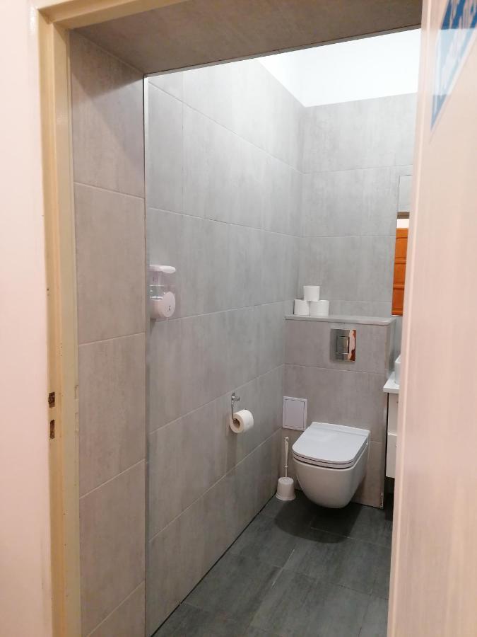 Hostel Tulip - Pokoj Jednoosobowy Nr 3 Ze Wspolna Lazienka I Kuchnia Szczecin Exterior foto